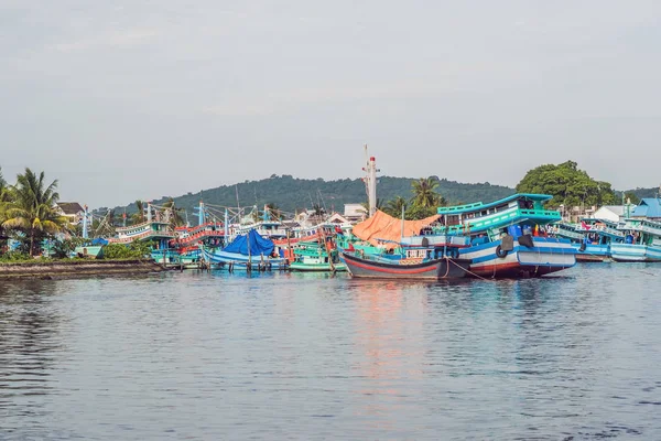 Group Colourful Boats Moored Phu Quoc Vietnam Boats Iconic Seaside — Stock Photo, Image
