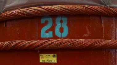 Ahşap Fıçıların içinde bir balık sosu fabrikası Phu Quoc Adası