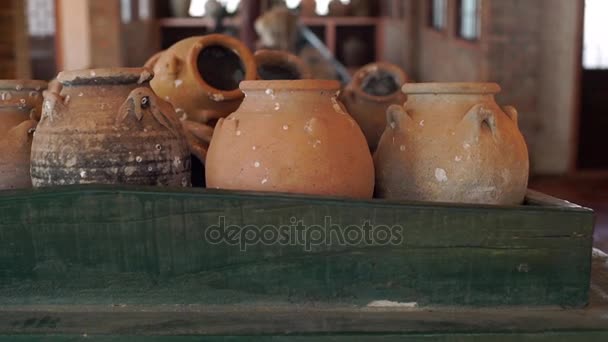 Exposition in national museum on Phu Quoc island Vietnam - ancient boat filled with ceramic jugs — Stock Video