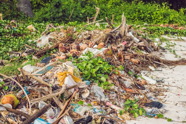 Müll Einem Schönen Strand Mit Weißem Sand Verunreinigung Des Umweltkonzepts — Stockfoto