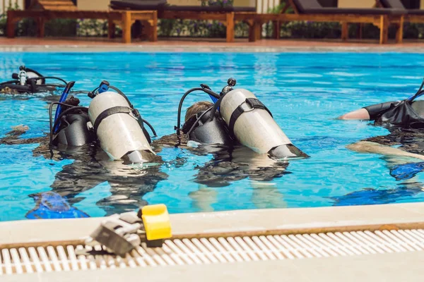 Diving Instructor Students Instructor Teaches Students Dive — Stock Photo, Image