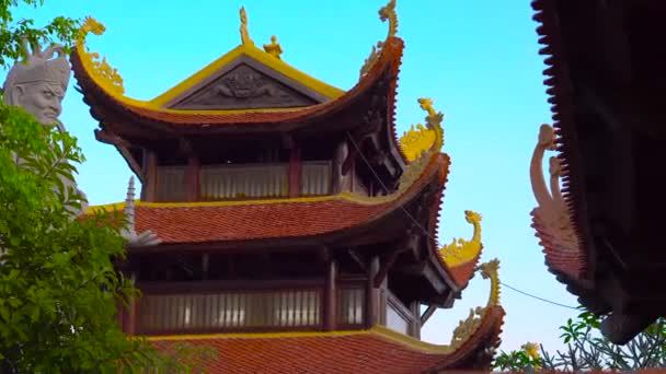 Όμορφη Βουδιστικό Ναό Στην Πλαγιά Του Λόφου Phu Quoc Βιετνάμ — Αρχείο Βίντεο