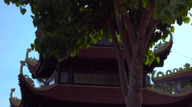 Güzel Budist tapınağı yamaca Phu Quoc, Vietnam