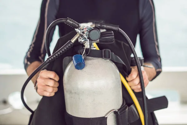 Diver Prepares His Equipment Diving Sea — Stock Photo, Image