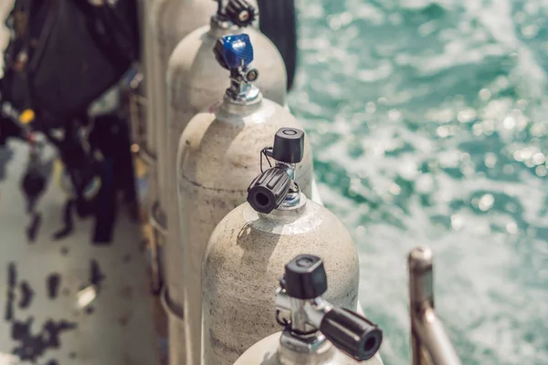 Scuba Basınçlı Hava Tankı Teknede Dalış Için Hazır — Stok fotoğraf