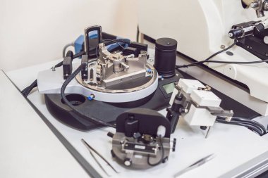 mikroskobik bir laboratuvar Atomik kuvvet mikroskobu