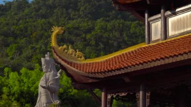 Steadycam atış bir Budist tapınağı Ho Quoc Pagoda Phu Quoc Adası, Vietnam