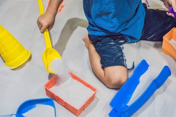 Αγόρι Που Παίζει Την Άμμο Στην Προσχολική Ηλικία Ανάπτυξη Της — Φωτογραφία Αρχείου