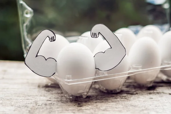 Uovo Con Muscoli Concetto Proteine Dell Uovo Nutrizione Sportiva Dieta — Foto Stock