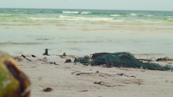 Slowmotion Steadycam Tiro Uma Praia Com Areia Branca Fina Coberta — Vídeo de Stock