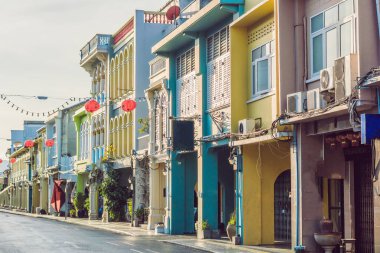Portekizce stil Romani Phuket Town sokakta. Chinatown veya eski şehir olarak da bilinir.