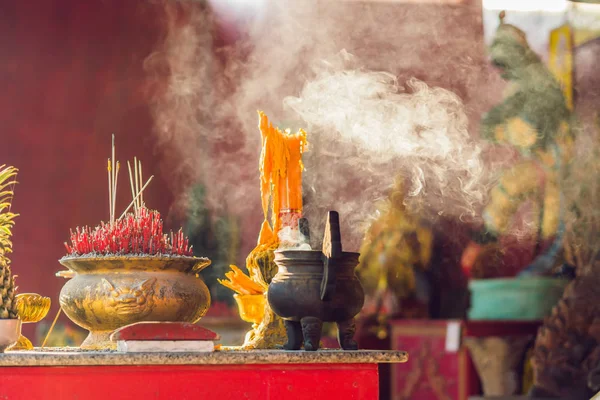 Wierook Stokjes Joss Stok Pot Verbranden Rook Gebruik Pay Respect — Stockfoto