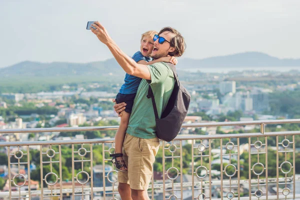 Батько Син Високому Вид Пхукет View Point Ранг Пагорбі Таїланд — стокове фото