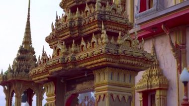 Steadycam atış Phuket Island, Tayland tarihinde Wat Chalong Tapınağı