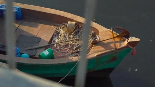 Große Fischerboote — Stockvideo