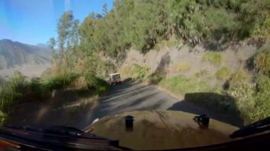 Tenger Caldera 'ya gidiyorum. Bromo yanardağının ön koltuğundan bak.