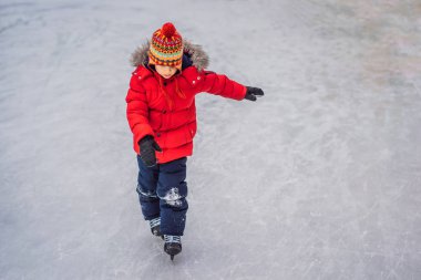 Çocuğu buz pateni ilk defa