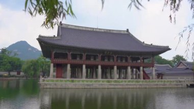 Seul 'deki eski Kore sarayı.