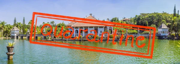Cuarentena por epidemia de coronavirus covid19 Water Palace Taman Ujung en la isla de Bali Indonesia - viajes y arquitectura —  Fotos de Stock