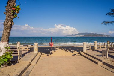 Corona Virüsü tehdidi birçok ülkede plajları ve halka açık yerleri kapatır. BÜYÜK CİNAYET 19 'UN BÖLGESİ. SEVGİLERİN 15 GÜN KAPALIYOR 1.04.2020 'den itibaren