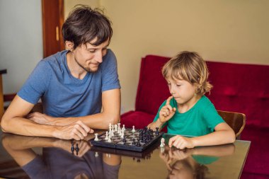Mutlu Aile Evde Masa Oyunu