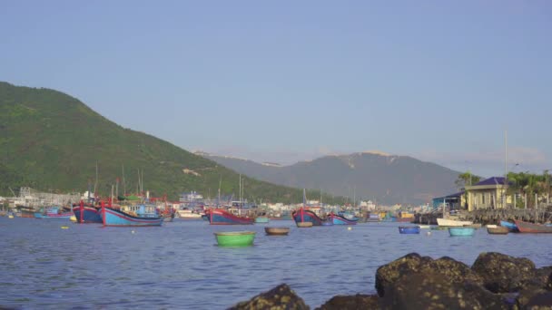 Lots of big fisherman boats in the port in Asia. Overfishing concept — Stock Video