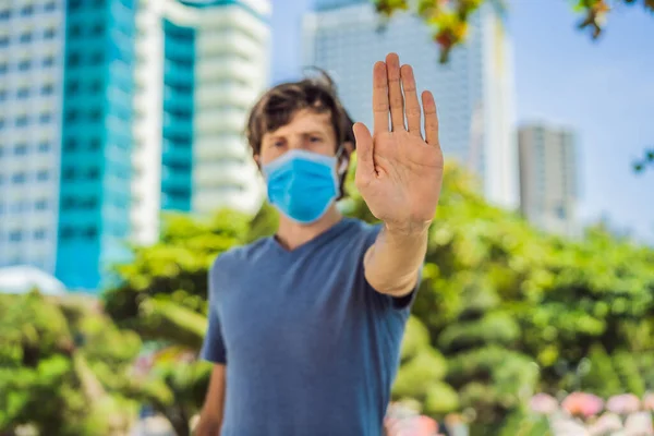 Stop de quarantaine om het bedrijf en de economie niet te doden of quarantaine om corona virus epidemie te stoppen. Blijf op sociale afstand en blijf thuis. — Stockfoto