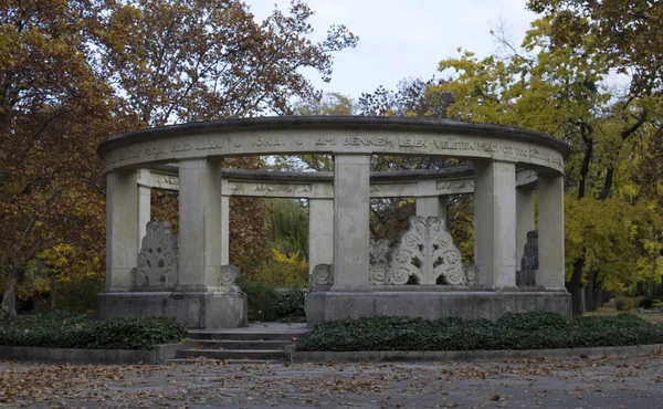 Túmulo de Jkai Mr, no Cemitério de Kerepesi — Fotografia de Stock