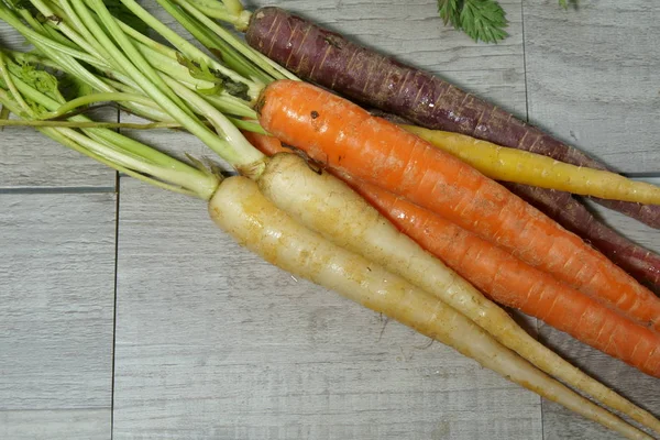 유기농 당근 색깔 무지개 — 스톡 사진