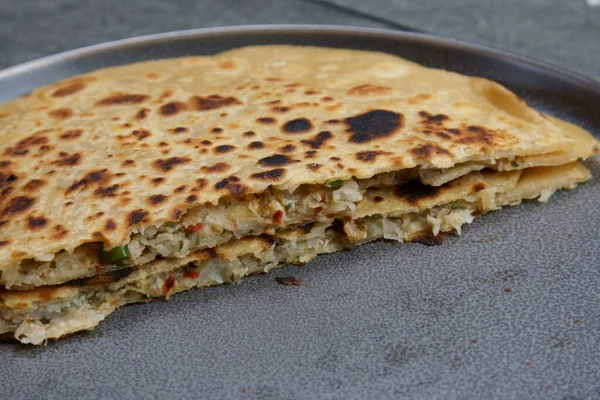 Gobhi Paratha Pane Piatto Indiano Ripieno Una Miscela Cavolfiore Grattugiato — Foto Stock