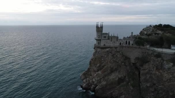 Beautiful Castle Edge Cliff Black Sea Yalta Crimea — Stock Video