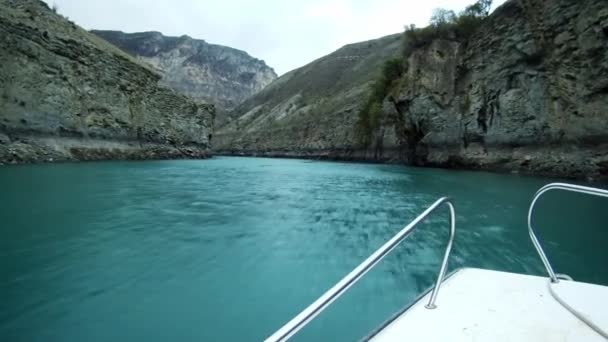 Een Boot Sulak Canyon Republiek Dagestan Rusland — Stockvideo