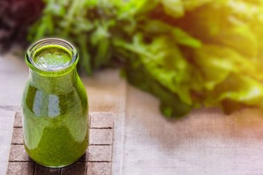 Ispanaklı yeşil smoothie