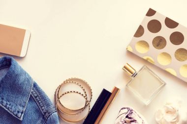 Kadın güzellik ürünleri görünümü top