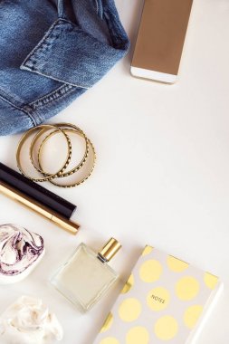 Kadın güzellik ürünleri görünümü top