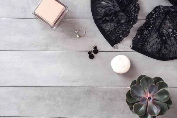 Güzellik ve moda blogger işyeri düz yatıyordu 