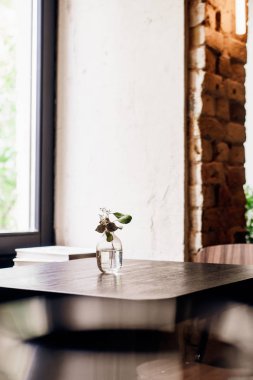 Restoran minimalizmi iç tasarım ayrıntıları