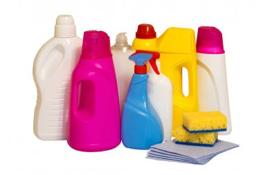 Ev kimyasallar için çok renkli plastik kaplar kümesi,