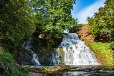 Chervonogorodsky Falls, Dz üzerinde Nyrkiv Dzhurynsky şelale