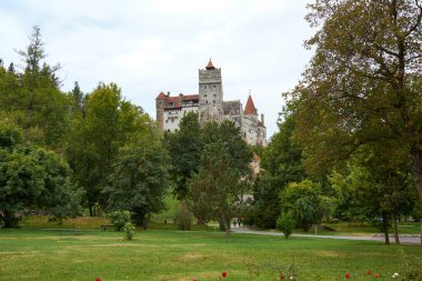 Bran Kalesi, eski kraliyet sarayı ve efsanevi Kont Drakula 'nın kalesi. Ortaçağ tahkimatı.