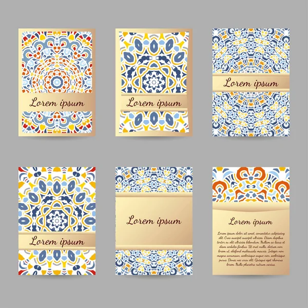 Flyers, broşürler, şablonlar tasarım kümesi.