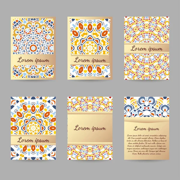 Flyers, broşürler, şablonlar tasarım kümesi.