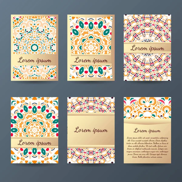 Flyers, broşürler, şablonlar tasarım kümesi.