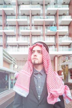 Arap iş adamı ofiste, iş konsepti