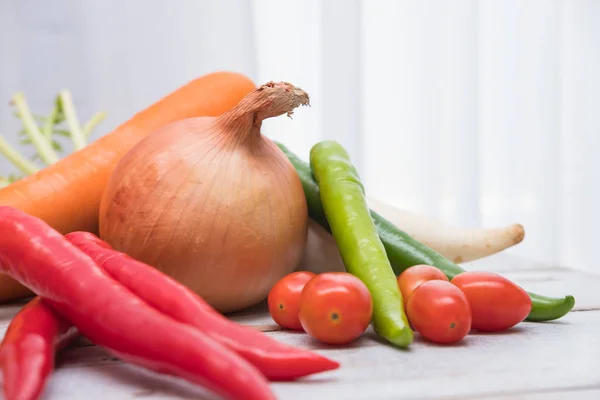 Närbild Olika Färgglada Råa Grönsaker — Stockfoto