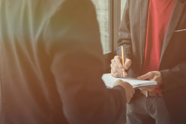 Reunião Empresários Para Discutir Consultar Sobre Planos Futuros Seu Trabalho — Fotografia de Stock