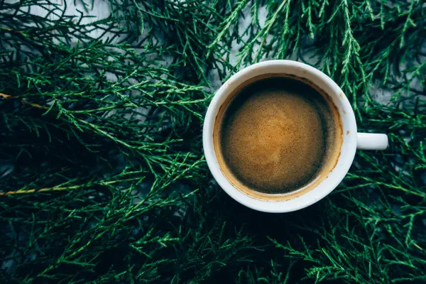 Sabah için bir fincan kahve, üst manzara