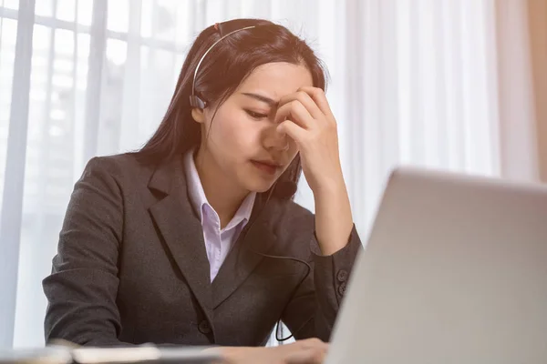 Menina Bonita Nova Olhando Ansioso Estressado Nervoso — Fotografia de Stock