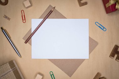  Albümlü yaratıcı öğrenci masası