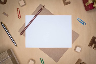  Albümlü yaratıcı öğrenci masası